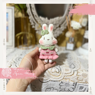 Móc khoá thỏ mặc váy cherry, thỏ len, len móc thủ công