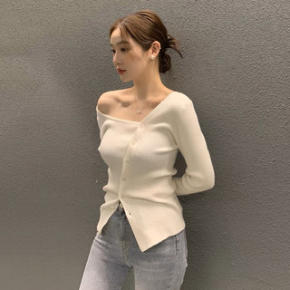 Áo len cổ vuông khuy lệch hàng qc siêu đẹp luôn ạ