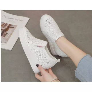 Giày slip on đế độn lazer hoa