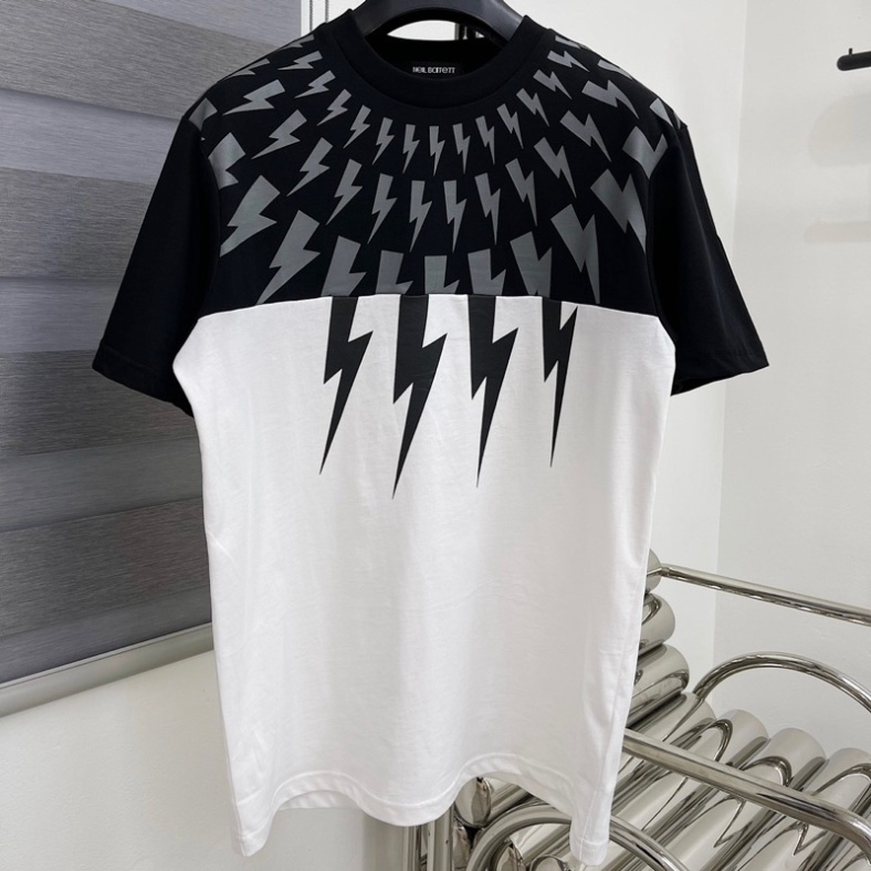 Áo Phông Nam Nữ Neil Barrett Tia Sét Phối 2 Màu Đen Trắng. Áo Thun Unisex Nam Nữ Tia Sét Mới Nhất Phiên Bản Đặc Biệt
