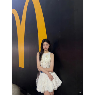 Áo Sát Nách Thắt Nơ Jennie
