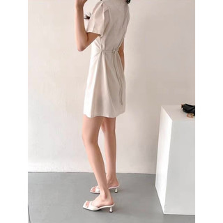 Đầm váy trơn nâu be cổ V dáng ngắn basic có dây thắt eo Hàn Quốc