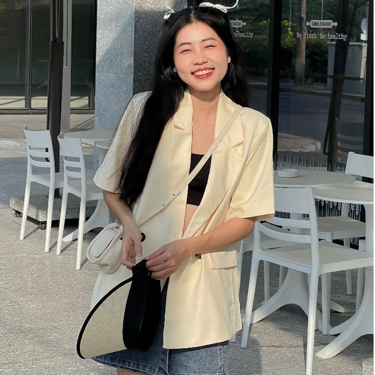 Áo Blazer Nữ LALISA Vest Khoác Ngoài Nữ Dáng Suông Đứng Form Tay Ngắn Kiểu Công Sở Hàn Quốc Màu Nâu Đen Kem AO019