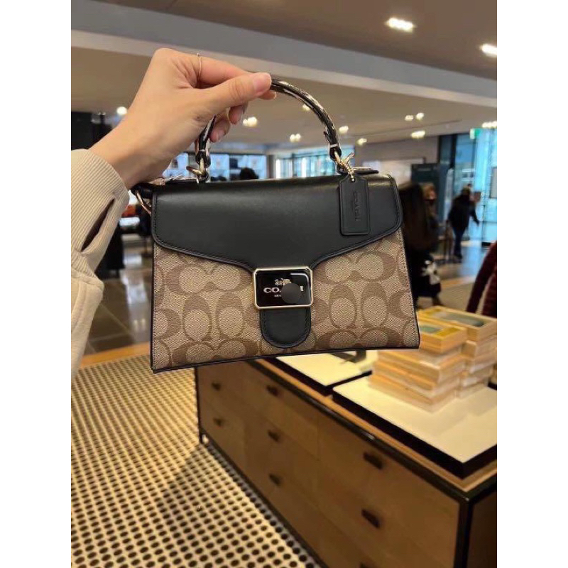 Túi Coach Pepper màu nâu phối cổ điển thanh lịch