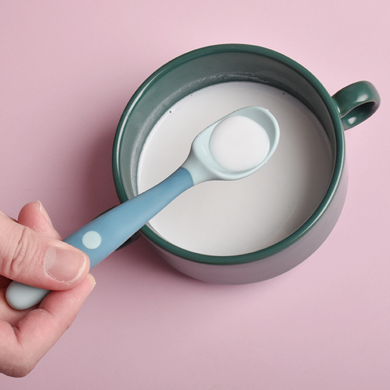 Tushie Treats bộ 3 món nhỏ tập ăn đũa Thìa dĩa tập xúc cho bé tay cầm có thể uốn cong Yếm silicon hình siêu kute