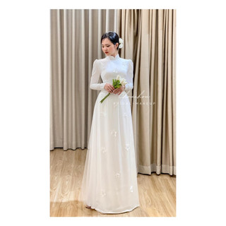 Áo dài trăng lụa hoa 3D