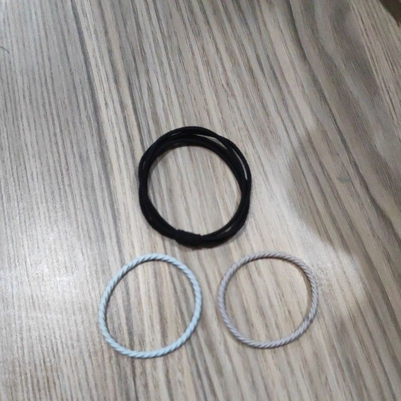 dây cột tóc ngẫu nhiên