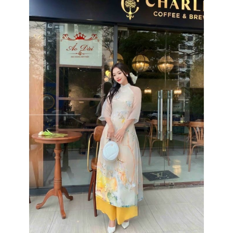 Áo dài cách tân Trúc Mã vải tơ organza 4 tà thêu hoa nổi