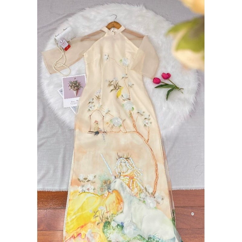 Áo dài cách tân Trúc Mã vải tơ organza 4 tà thêu hoa nổi