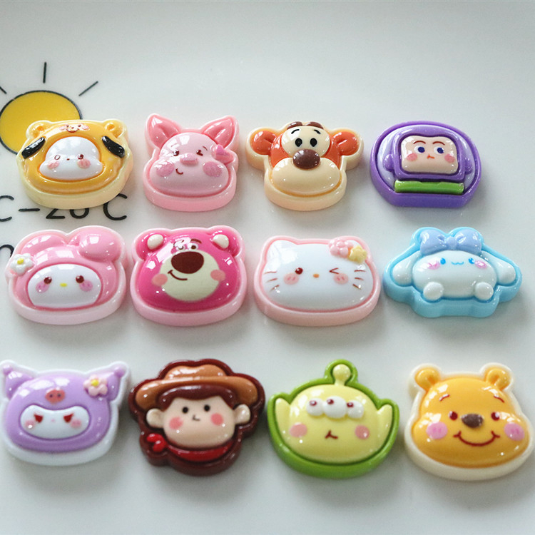 Sticker/jibbitz/Charm 3D toy story gấu dâu hello kitty cài gắn dép cross cực kì dễ thương nhà Cá Sấu Béo