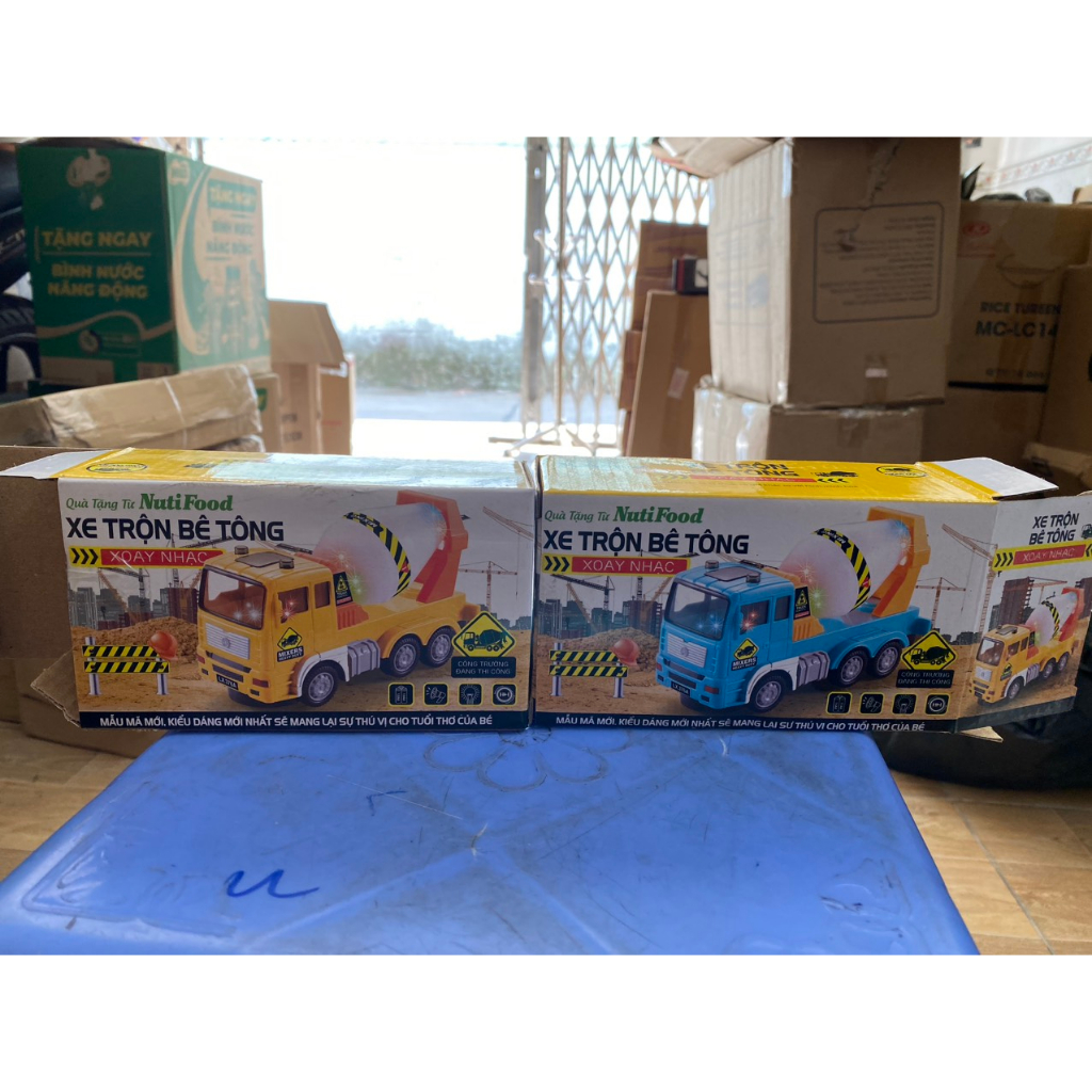 ĐỒ CHƠI XE TRỘN BÊ TÔNG QUÀ TẶNG SỮA NUTIFOOD