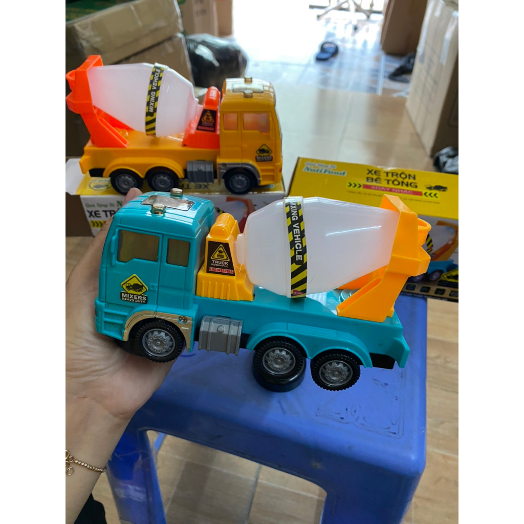 ĐỒ CHƠI XE TRỘN BÊ TÔNG QUÀ TẶNG SỮA NUTIFOOD