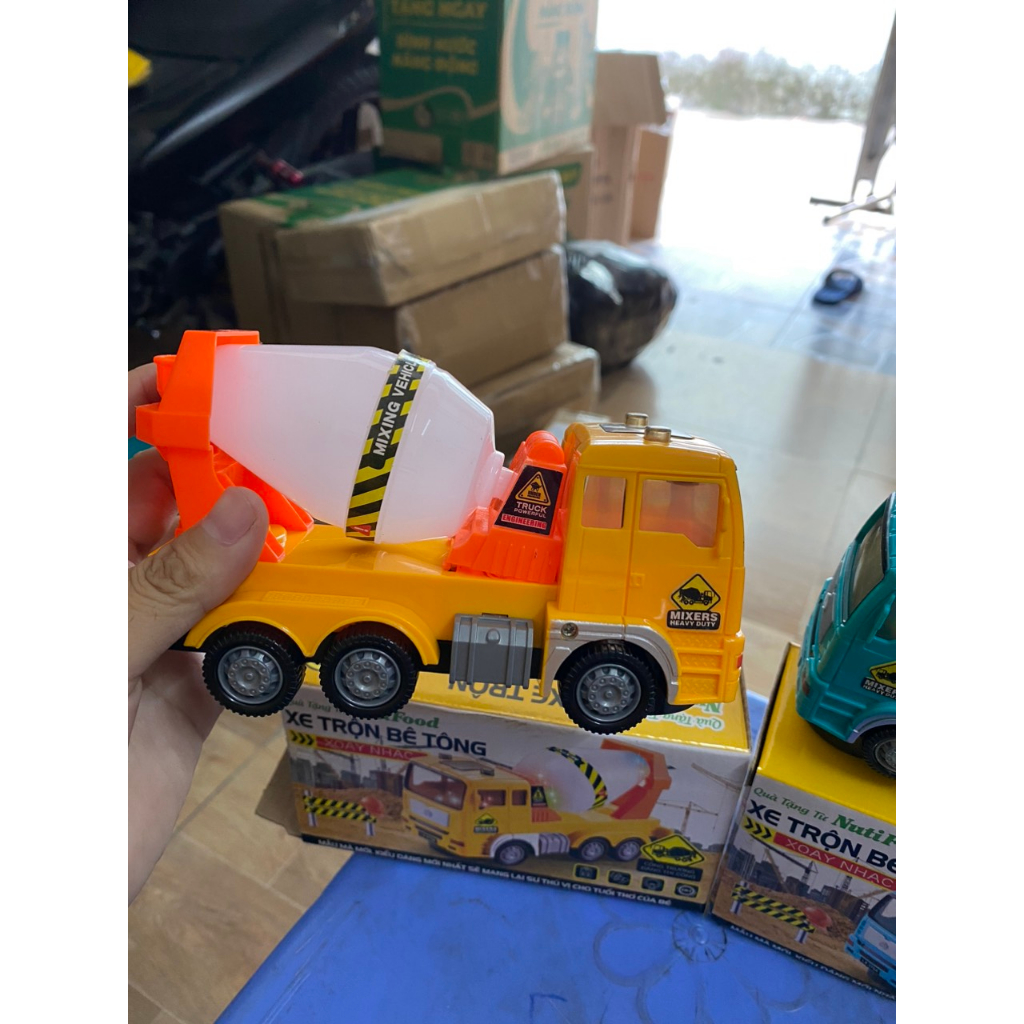 ĐỒ CHƠI XE TRỘN BÊ TÔNG QUÀ TẶNG SỮA NUTIFOOD
