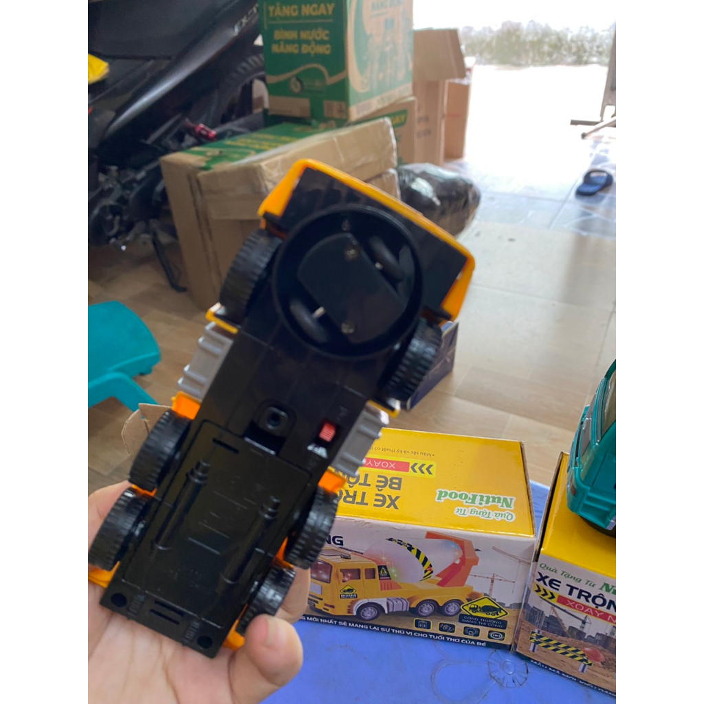 ĐỒ CHƠI XE TRỘN BÊ TÔNG QUÀ TẶNG SỮA NUTIFOOD