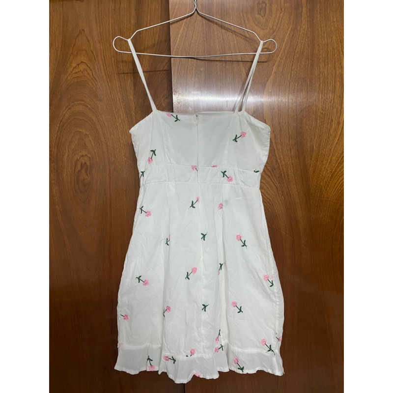 Pass váy hoa thêu size s