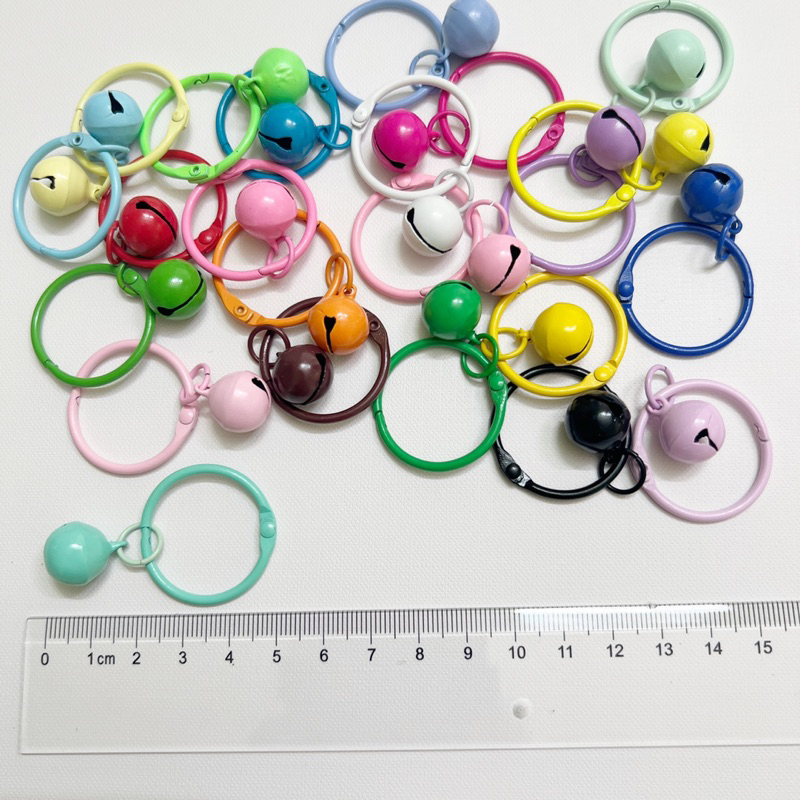 1 cái khoen móc khoá kèm chuông