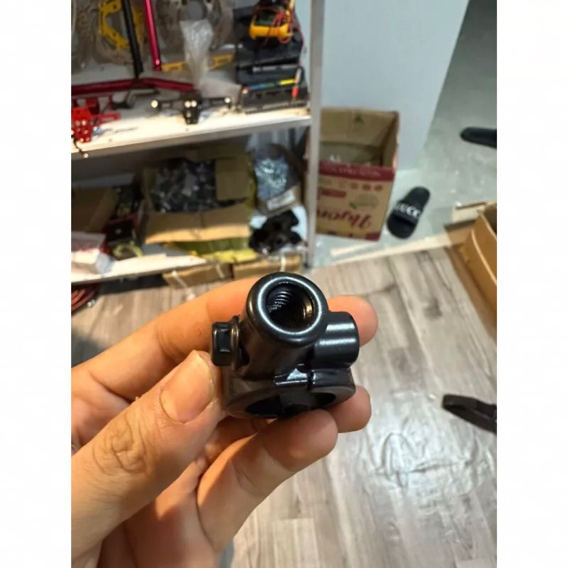 Pas gắn chân gương rời gắn ghi đông cho mọi dòng xe