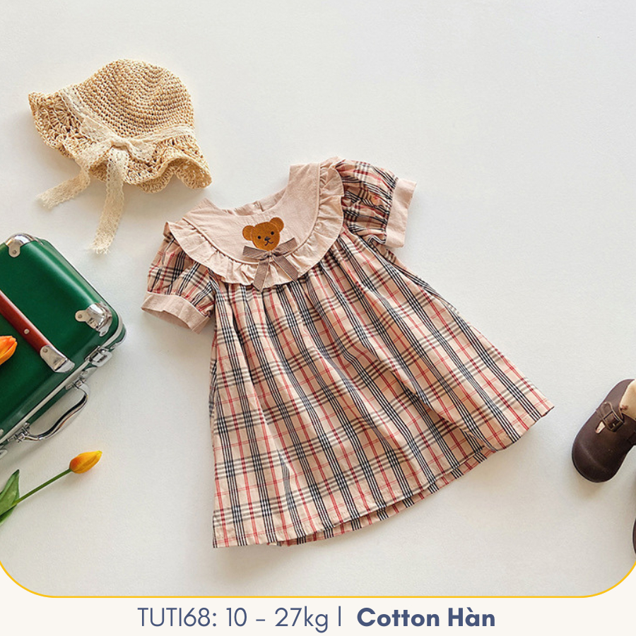 Đầm bé gái dễ thương cổ bèo cột nơ áo đầm gấu nhỏ caro đáng yêu vải mát TUTI68