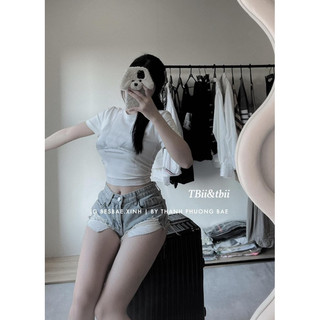 Áo croptop hình Bikini trắng