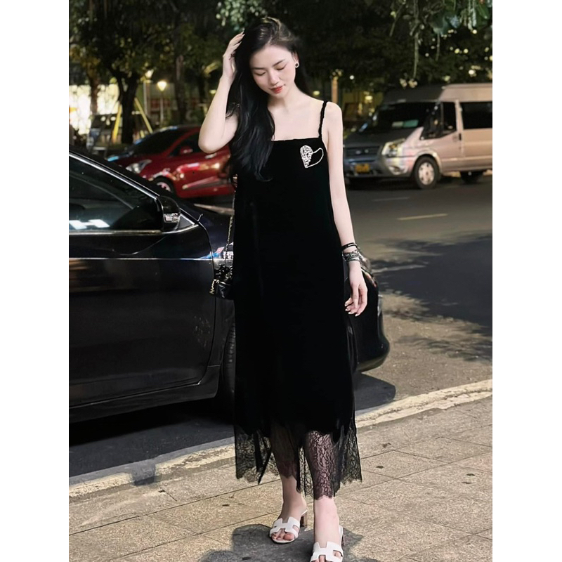 Váy dây nhung gấu ren