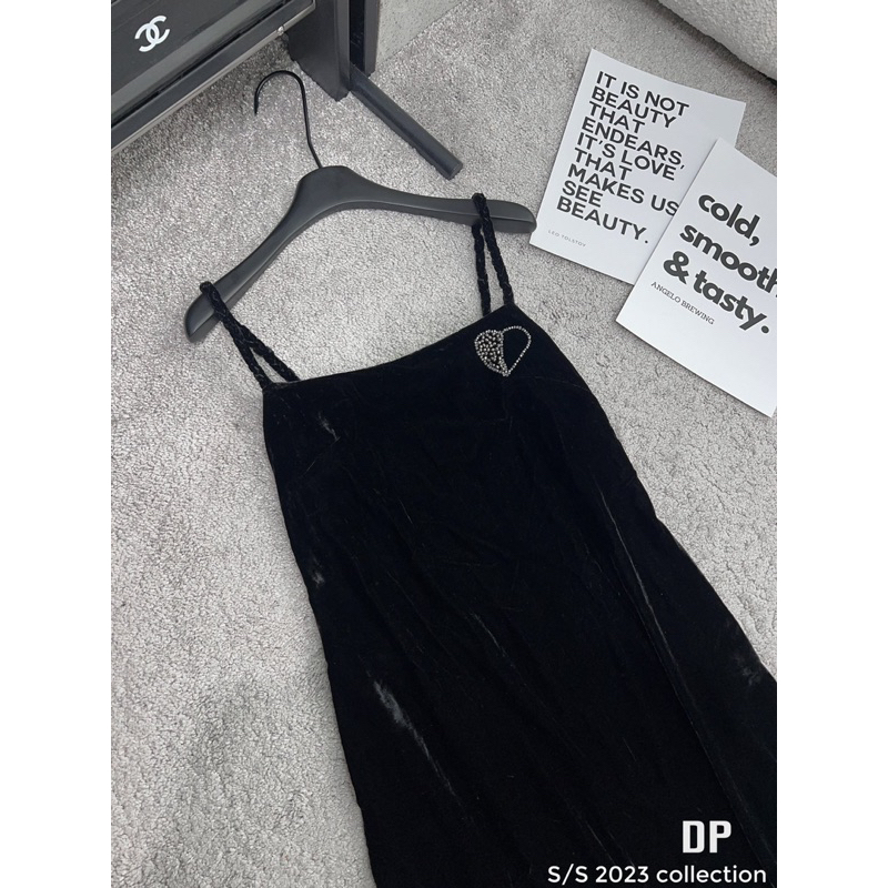 Váy dây nhung gấu ren