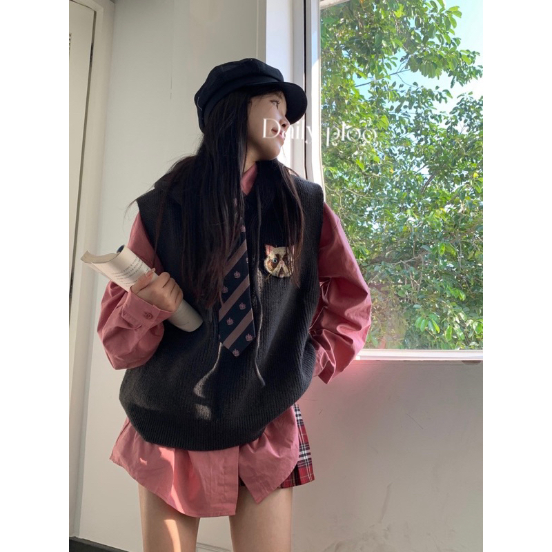 Áo gile len mũ thêu hình mèo dáng thụng kèm somi hồng oversize dầy dặn ấm thời trang trẻ trung hàn quốc