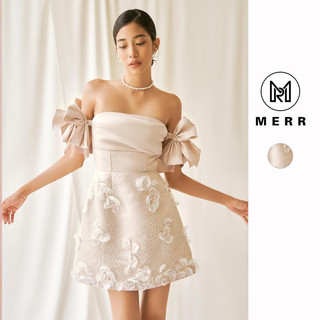 Đầm be tafta tay nơ đính kết hạt cánh hoa | merrchuyenvay