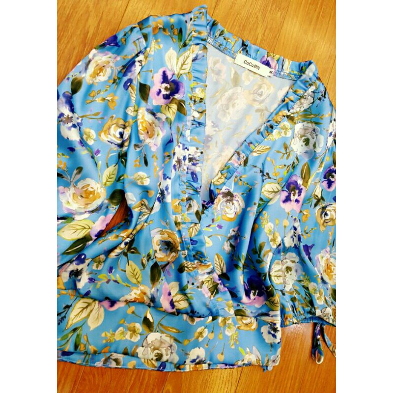 Áo kiểu vải lụa màu xanh dương sz M