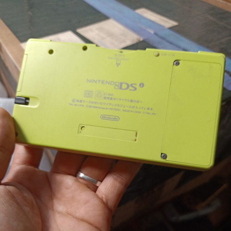 Máy chơi game Nintendo DSi