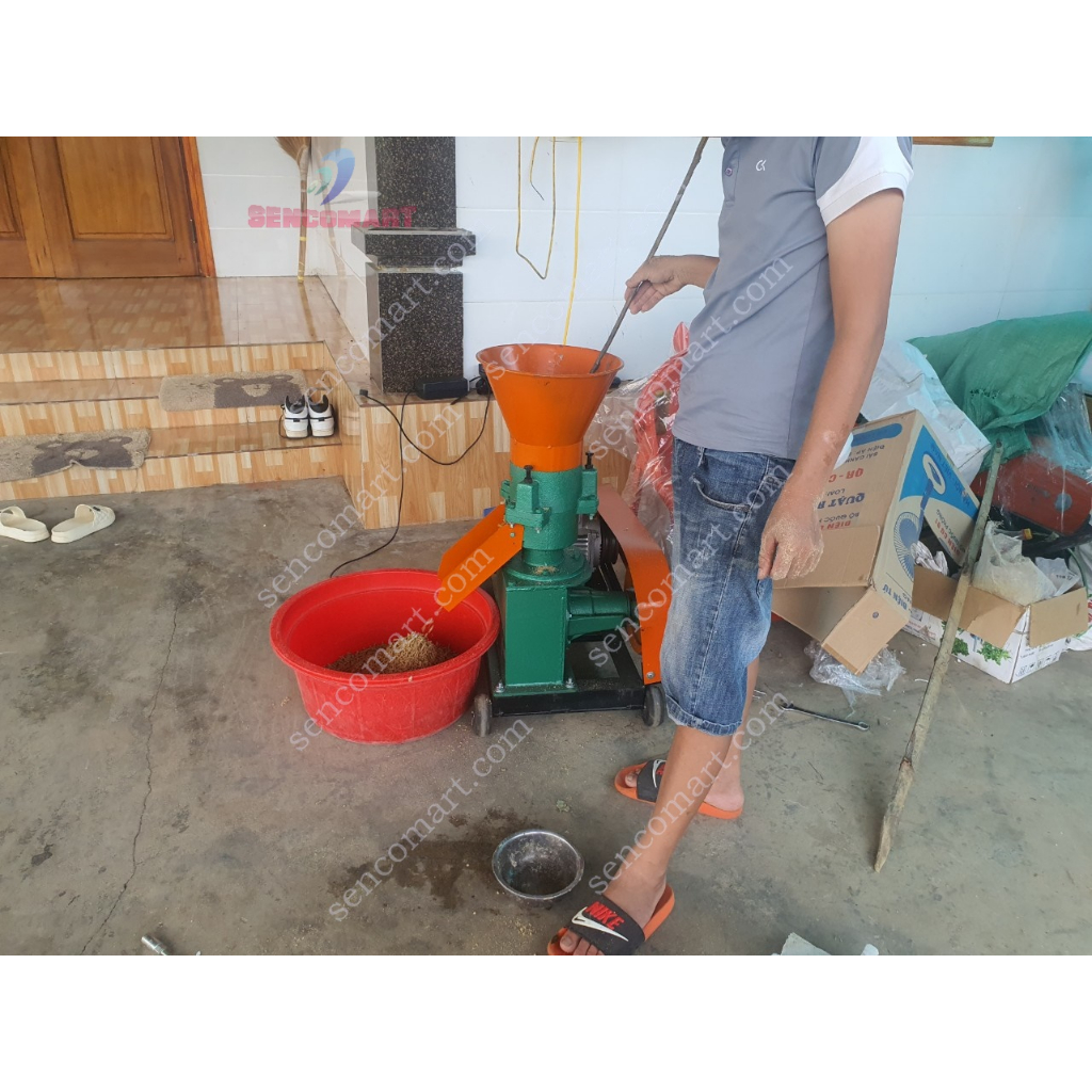 Máy làm cám viên S160 chạy dây curoa lắp motor 3kw vòng tua 1400V/P