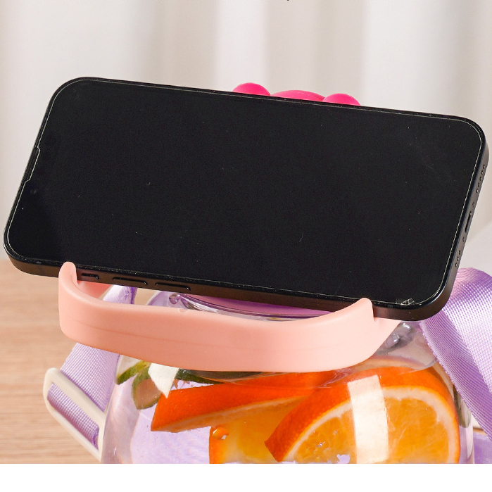 Bình Nước Bụng Lớn Gắn Charm Hoạt Hình 1200ML