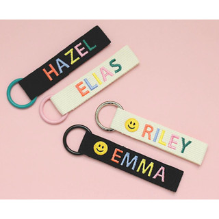 Móc khoá, name tag thêu tên theo yêu cầu