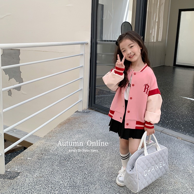 Áo nỉ bomber thêu chữ màu hồng mix tay trắng cho bé gái