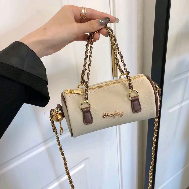 Túi xách da lộn chất liệu mềm mịn phối dây xích phong cách vintage mã t115