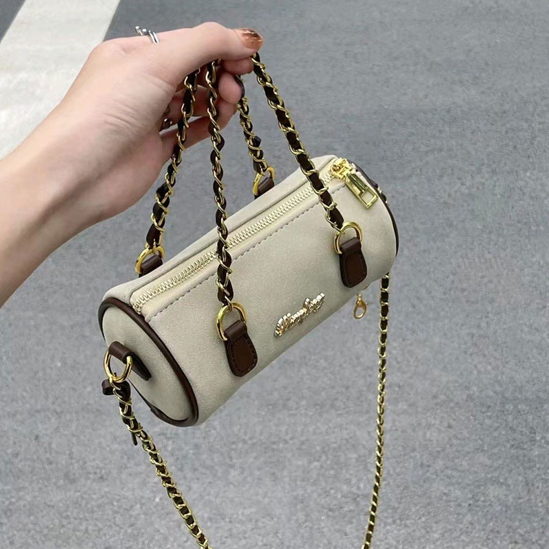 Túi xách da lộn chất liệu mềm mịn phối dây xích phong cách vintage mã t115