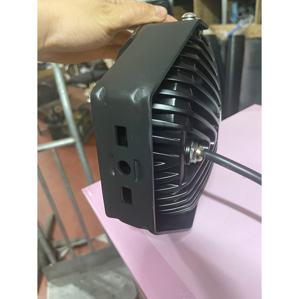 Đèn pha led chiếu luồng dùng cho tàu sông điện 12v/24v 150W