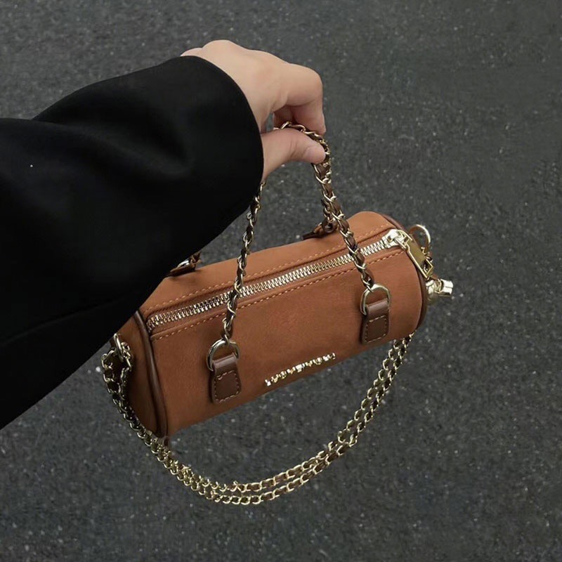 Túi xách da lộn chất liệu mềm mịn phối dây xích phong cách vintage mã t115