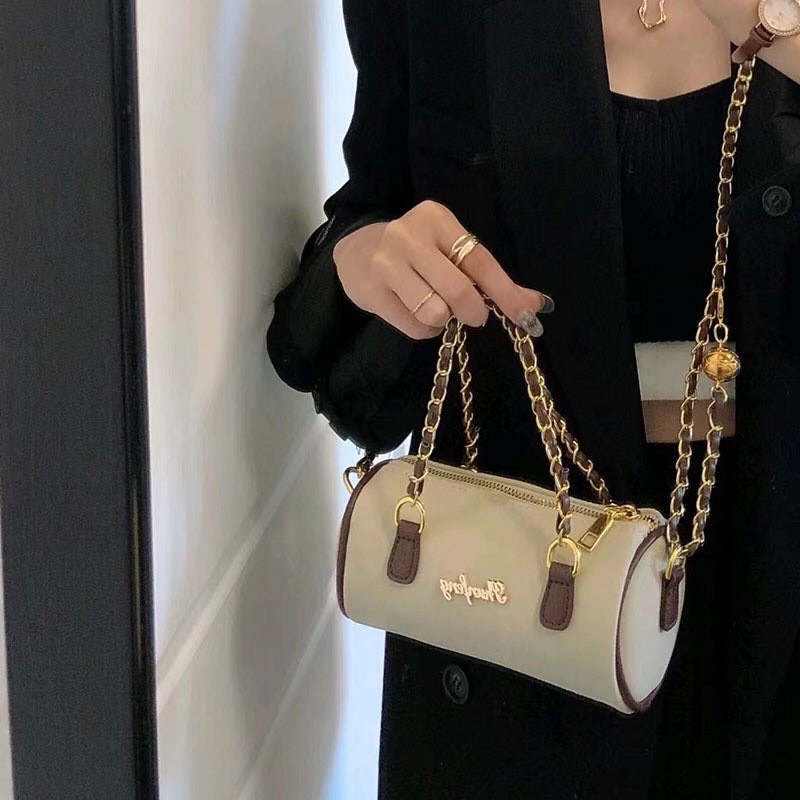 Túi xách da lộn chất liệu mềm mịn phối dây xích phong cách vintage mã t115