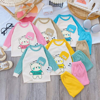 Bộ dài tay chất tăm lạnh in hình gấu đen đội mũ cho bé trai bé gái