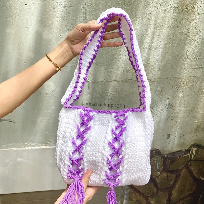 Túi đeo vai dây tím thắt bính bằng len handmade
