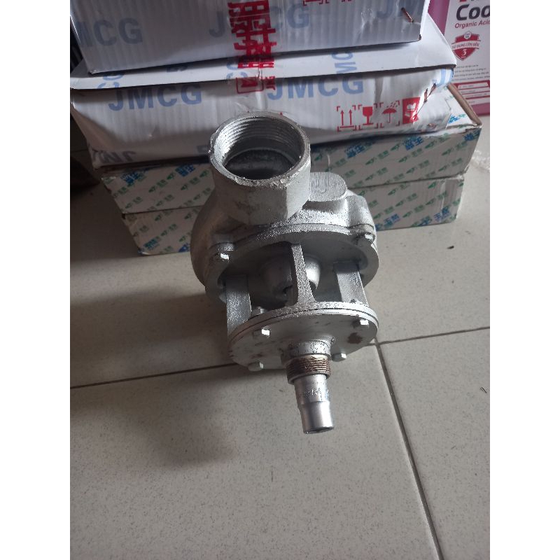 Đầu bơm nước gắn cho xe gắn máy