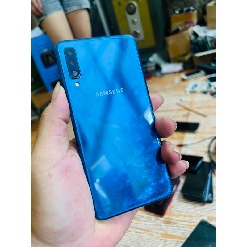 Xác điện thoại Samsung A7 2018 hư màn hình, mã A750, bao main rin full chức năng. BH 1 năm