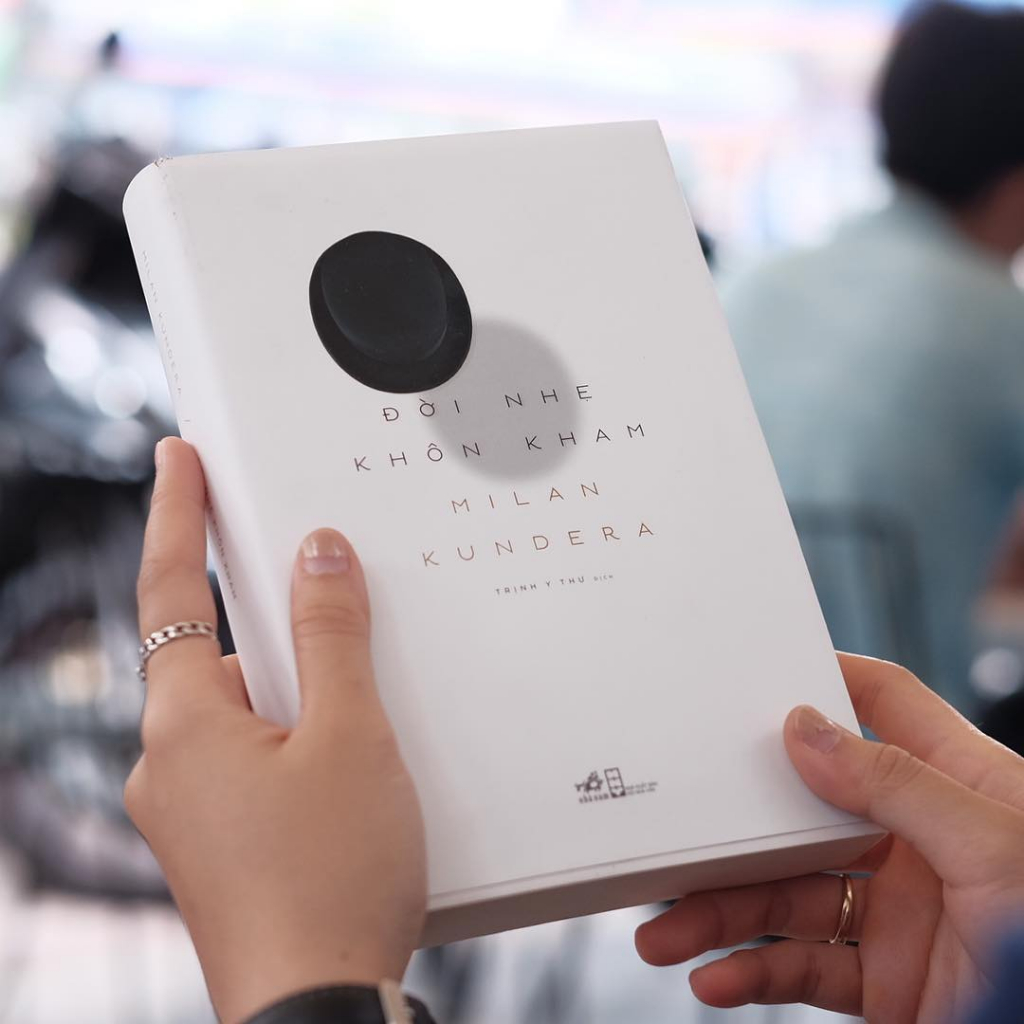 Sách - Đời Nhẹ Khôn Kham