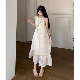 Đầm yếm voan thêu hoa nhỏ