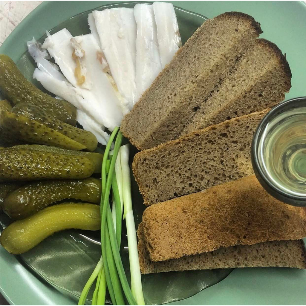 Bánh mì đen truyền thống của Nga