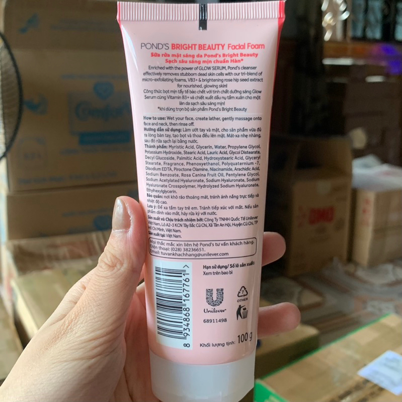 Sữa rửa mặt Pond’s Bright Beauty 100g