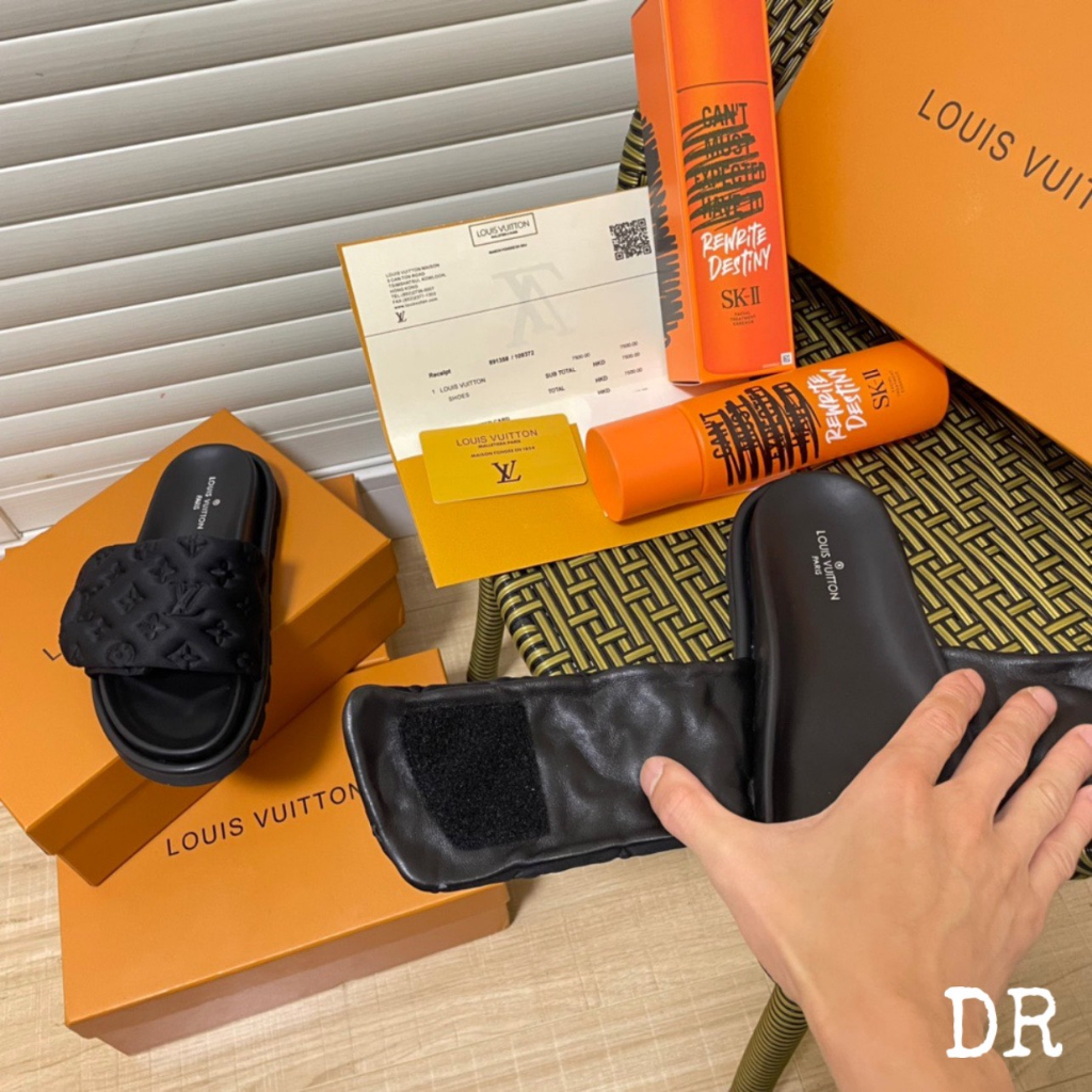 DÉP LÊ LV QUAI DÁN IN LOGO