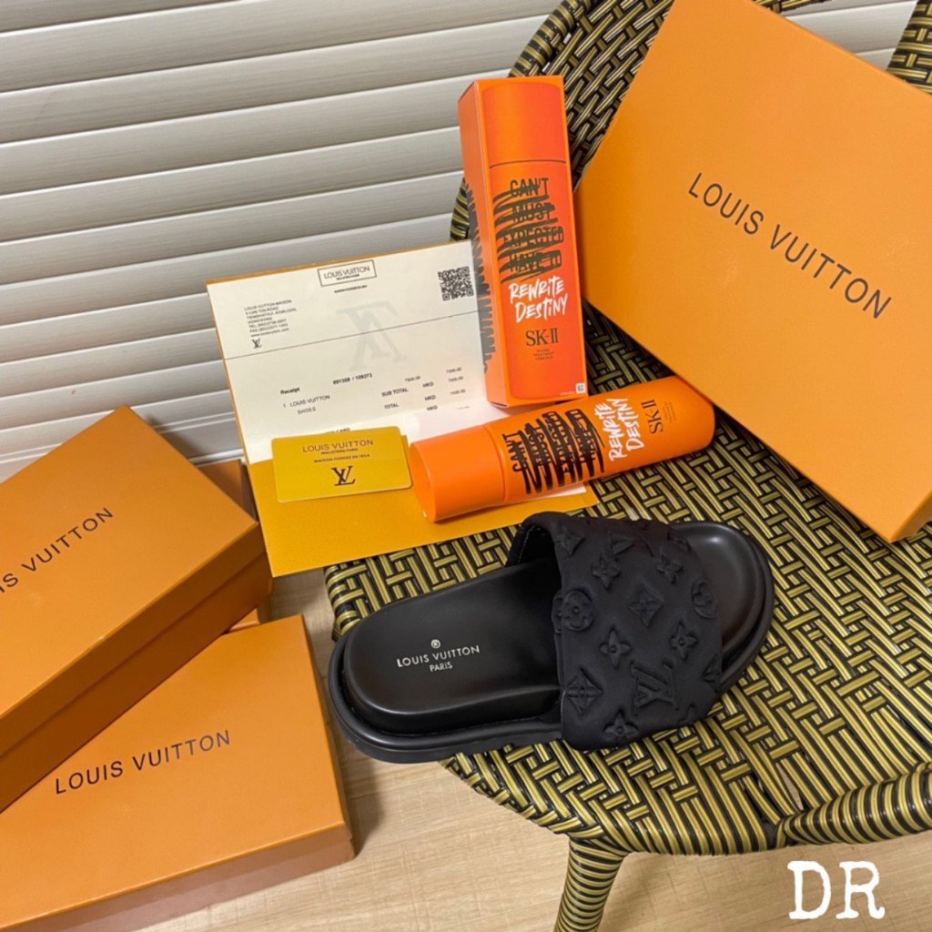 DÉP LÊ LV QUAI DÁN IN LOGO