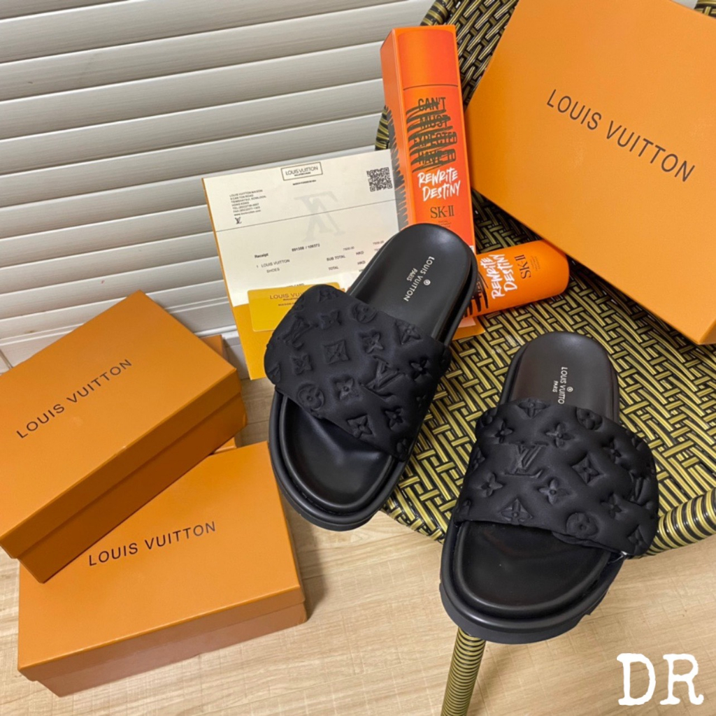 DÉP LÊ LV QUAI DÁN IN LOGO