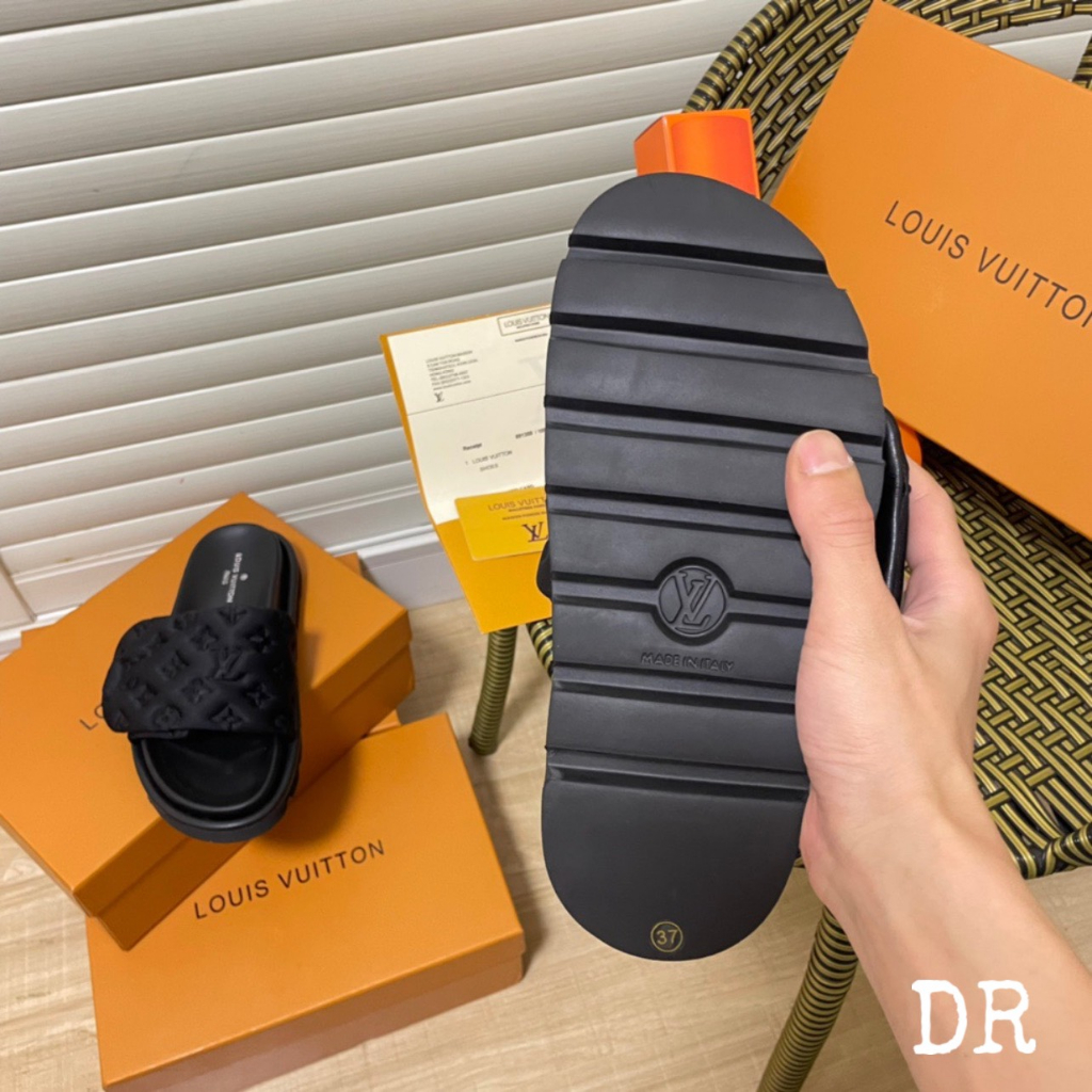 DÉP LÊ LV QUAI DÁN IN LOGO